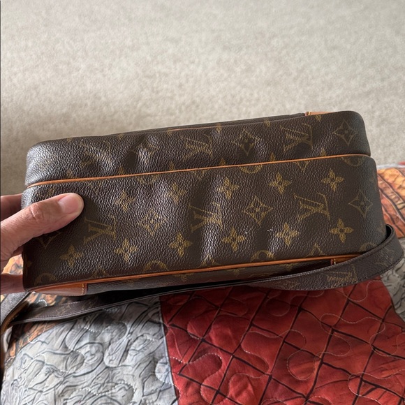 Louis Vuitton Monogram Brown and Tan Messenger Bag - Picture 2 of 9